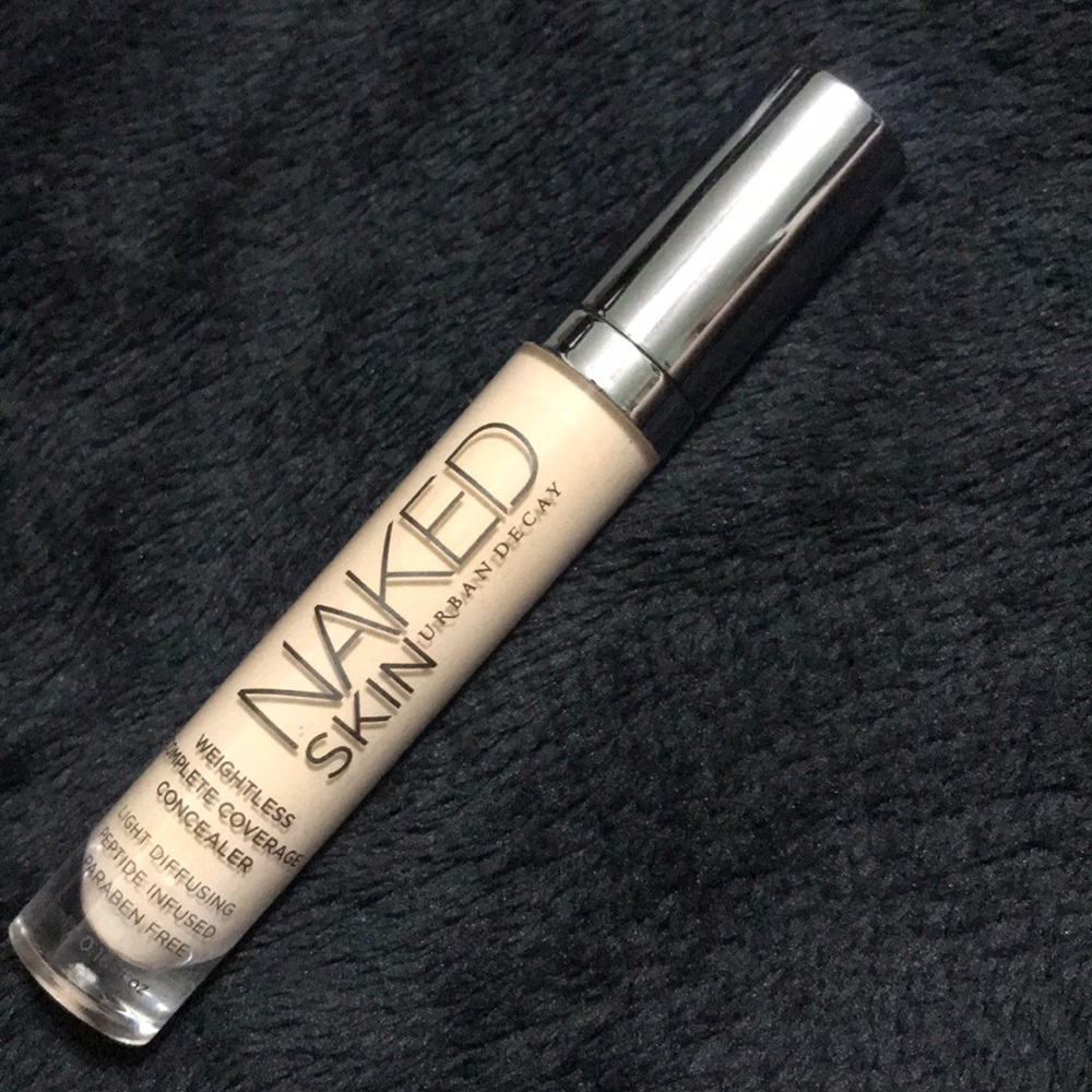 ❗️URBAN DECAY NAKED SKIN WEIGHTLESS CONCEALER ❗️